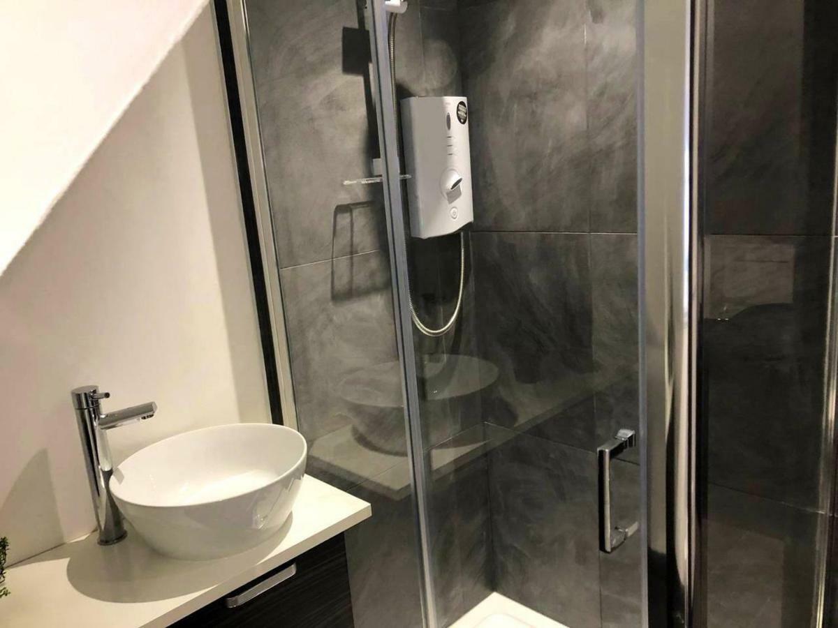 Boutique Loft Apartment ดังเคลด์ ภายนอก รูปภาพ